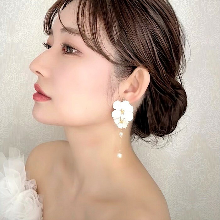 【 大ぶりのお花モチーフ】ブライダルイヤリング 小枝イヤリング ビジュー ウエディング　ゴールド 結婚式 小物 前撮り 花嫁 二次会 海外挙式 小枝アクセサリー パーティー 　大きめ　　大ぶり　揺れる　タッセル　花　長め　人気