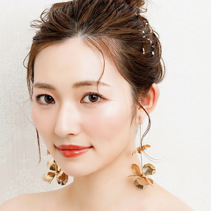【 大ぶりのお花モチーフ】ウェディング イヤリング 大ぶり 　結婚式アクセサリー　ウェディング　パーティ　パール　ブライダル お花 ウエディング イヤリング　ピアス ビジュー ウエディング ブライダル 花嫁 結婚式 ブライダルアクセサリー 海外挙式 披露宴 7,310円