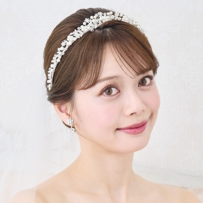 【横幅広めのティアラ】【横までしっかり目論むが見える】 御芽出度 ジルコン 挙式 御芽出度 ビジュー お姫様 帯状髪飾り 金剛石風 大きめティアラ