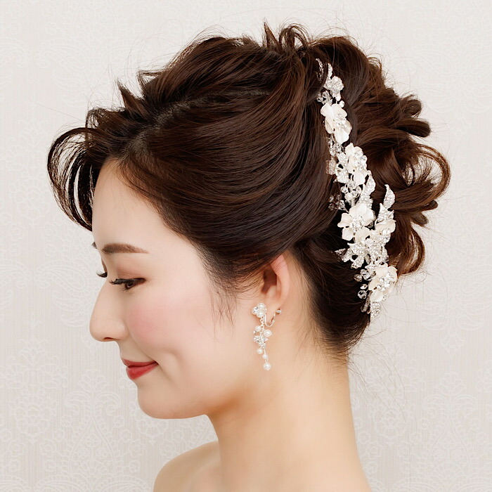 【シンプル可愛い花嫁ヘア】【ビジューと小枝で甘辛】　ヘッドドレス　ブライダルアクセサリ&mdash;　髪飾り　ビジューリース　ワイヤーアート｜ANNAN WEDDING