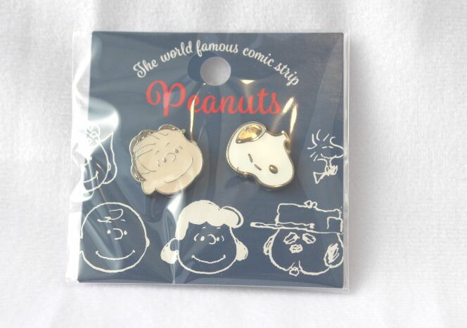 楽天市場 サンリオ Peanuts スヌーピー ライナス ピン ピンズ ピンバッジ Dm便可 杏仁堂