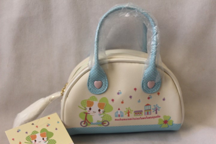 サンリオ マシュマロみたいなふわふわにゃんこ マスコット ポーチ 手提げバッグ 楽天市場】マシュマロみたいなふわふわにゃんこ ぬいぐるみ S