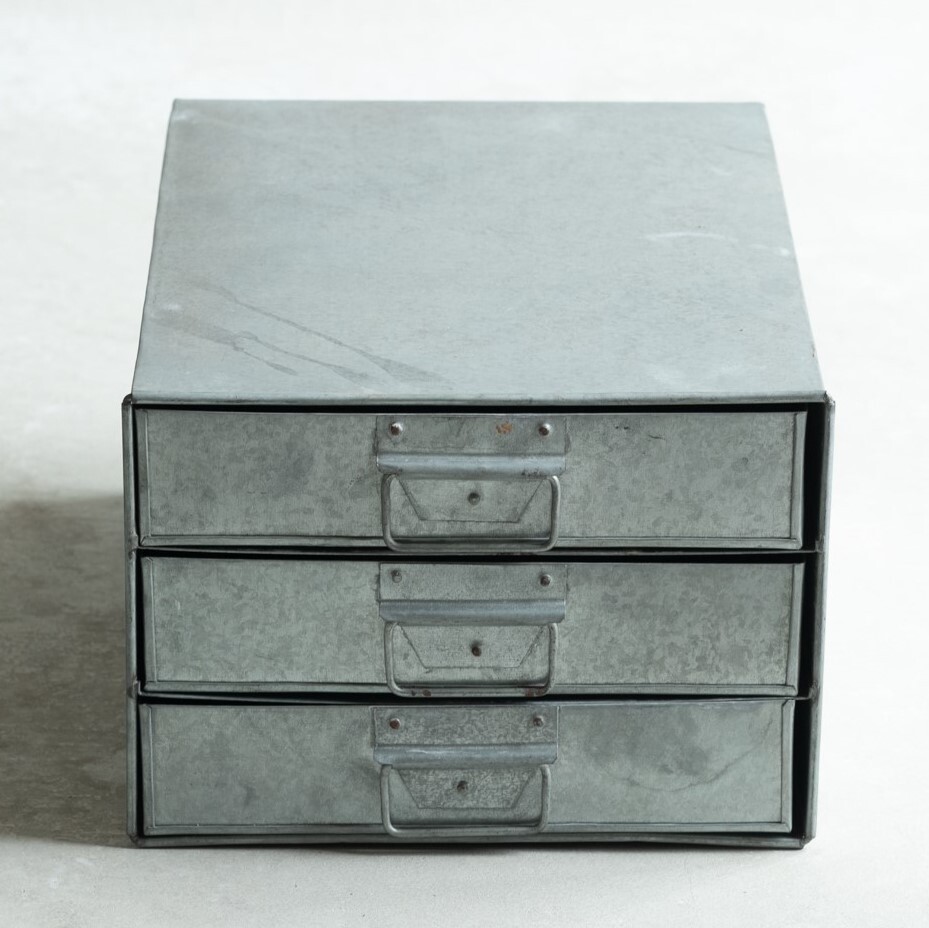 楽天市場】懐かしさを感じるブリキの素材感 ＜引出3段収納BOX