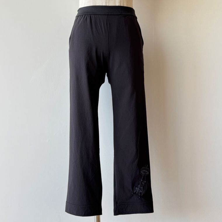 まりです。アルベロベロ コード刺繍ストレッチデニムパンツ まりです