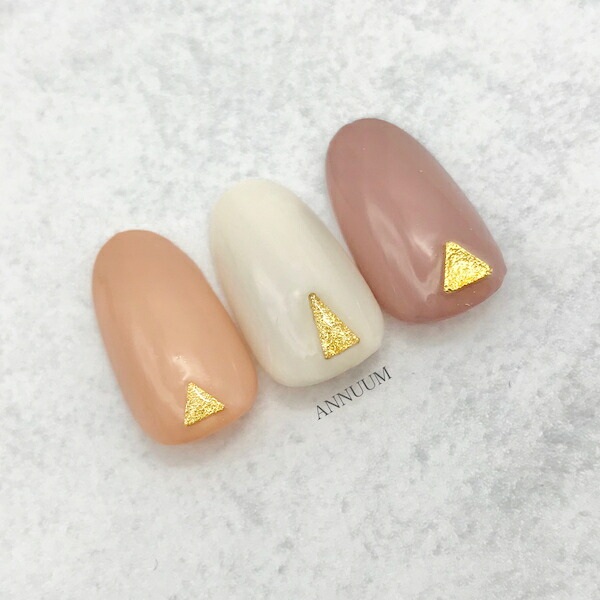 楽天市場 ネイルパーツ スタッズ 正三角形 三角形 マッド サンド加工 10個入 Q2 ワンポイントに 使い方いろいろ ネイル ジェルネイル ネイルアート 三角スタッズ トライアングル フラット 二等辺三角形 ゴールド ネイル用品 Annuum アニューム