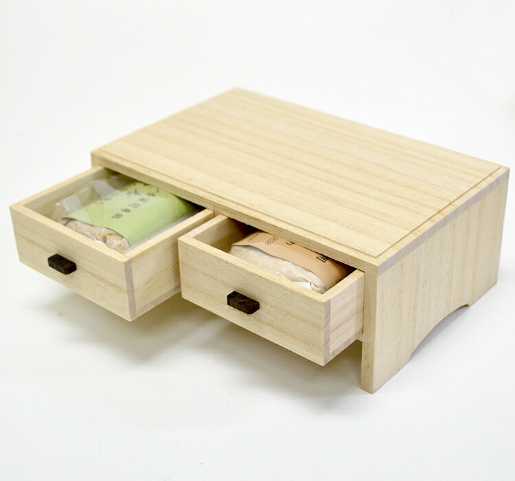 【玉初堂】花小袖「香机」こうつくえ ♯0473 【置き香】【お香】【和の香り】【白檀の香り】【インド】【天然白檀】桂皮】【龍脳】【丁子】【茴香】【漢方薬】【香木】【漢方香料】【玄関】【お座敷】【リビング】【お香】【和室】【和風】【総桐】【桐】【母の日ギフト】