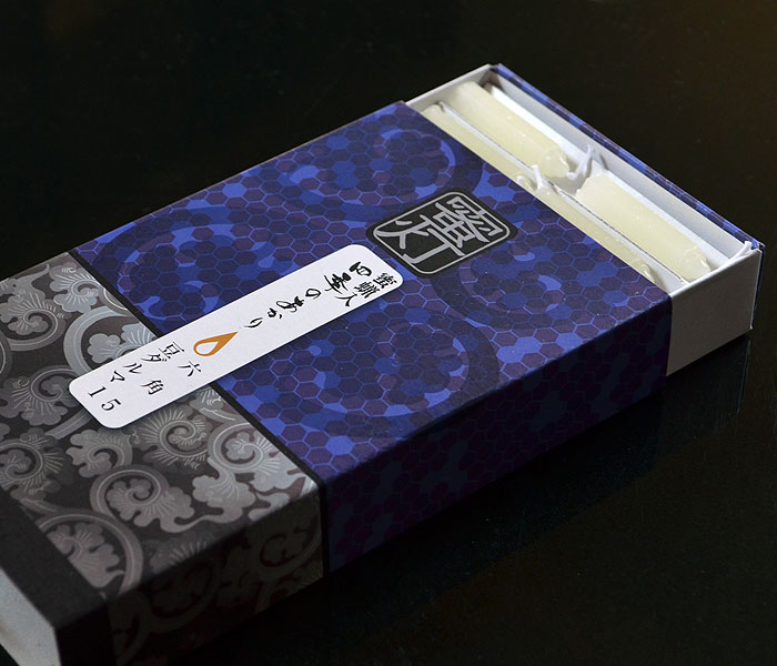 【楽天市場】蜜灯・蜜蝋入[四季のあかり]六角豆ダルマ15 【実用ろうそく】【蜜蝋】【みつろう】【油煙がでにくい