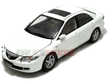 PaudiModel 1/18 MAZDA 6 2006 ホワイト
