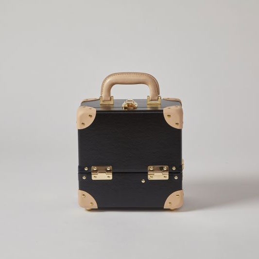 【全品10倍】タイムボイジャー コレクションバッグ S ブラック CollectionBag S スモール Sサイズ TIMEVOYAGER 収納 カメラ メイク キャリーバッグ 本革 トラベル おしゃれ かわいい 北欧 ギフト 誕生日プレゼント インテリア 雑貨 シンプル｜アントデザインストア 19,250円