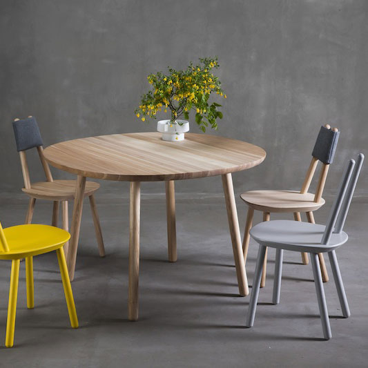 【全品10倍】EMKO Naive Table ナイーブテーブル 900 ダイニングテーブル エムコ 丸テーブル ミニマル デザイナーズ 家具 机 デスク シンプル おしゃれ かわいい 北欧 ギフト 誕生日プレゼント インテリア 雑貨 シンプル|アントデザインストア