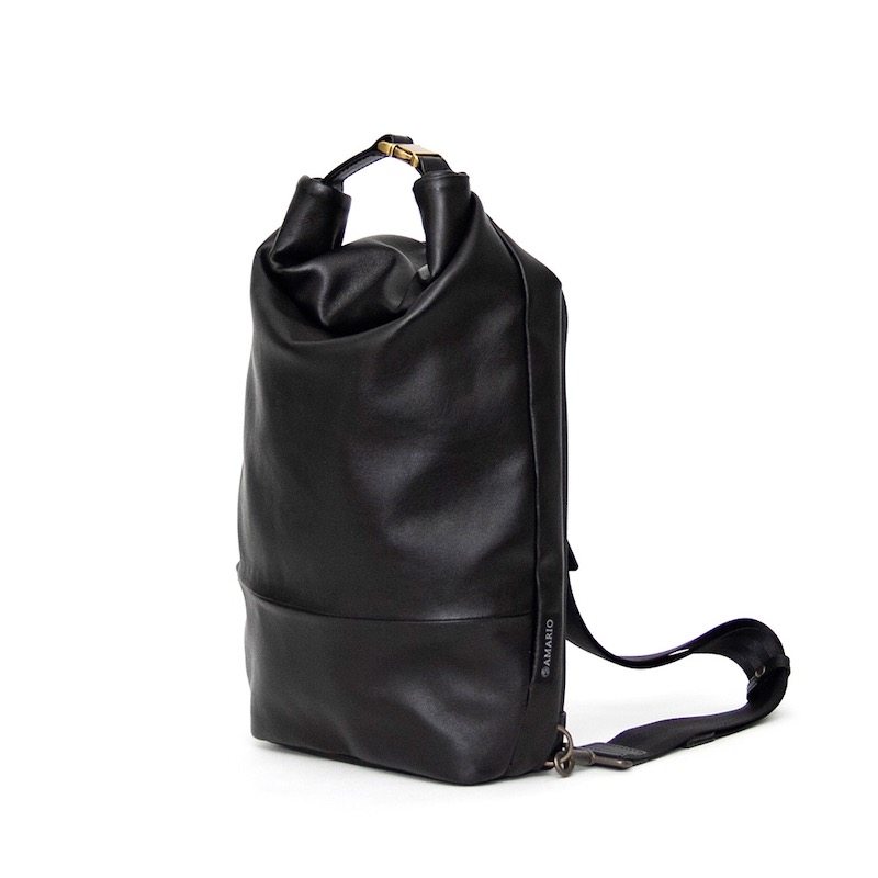 【全品10倍】AMARIO アマリオ crum BB WPL ボディバッグ ブラック AMR204SG-BK レディース メンズ 収納 持ち手 注目 小さめ 軽い 旅行バッグ ポケット本革 レザー ショルダーバッグ 黒 通勤 通学 カバン かばん 鞄 デザイナーズ バッグ おしゃれ かわいい
