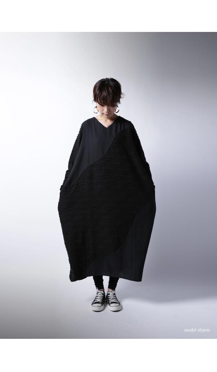 楽天市場 ２種類の生地でモードな世界観を醸し出す コクーンシルエットワンピ 再販 G メール便不可 198b Antiqua