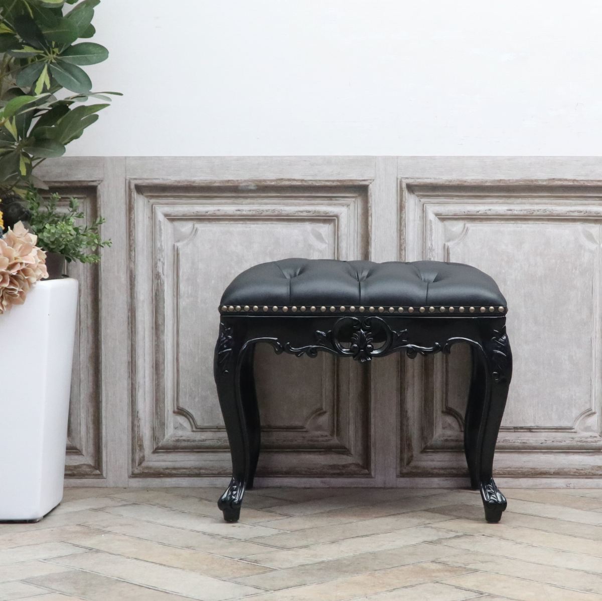 ロマンティック 姫 スツール おしゃれ スツール アンティーク エレガント ロマンティック ロココ調家具 ロココ スツール 猫脚 かわいい ホテル レストラン 什器 プリンセス 姫系 家具 クラシック 靴屋 フェイクレザー Pu 合皮 ブラック 黒 1160 S 8p32b septicin Com