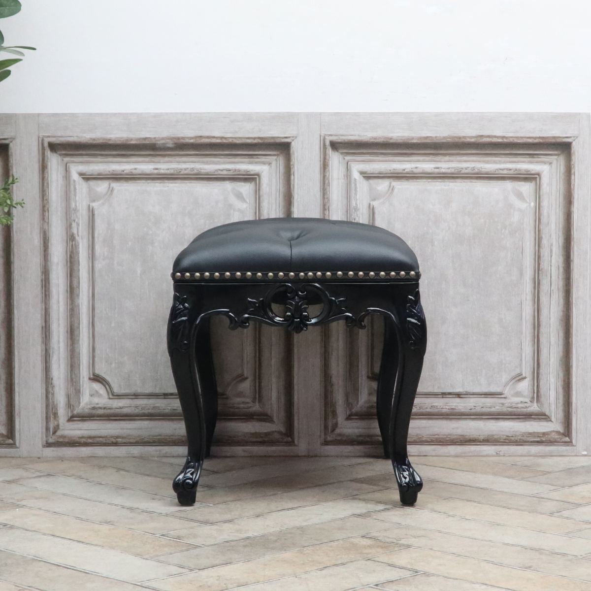 ロマンティック 姫 スツール おしゃれ スツール アンティーク エレガント ロマンティック ロココ調家具 ロココ スツール 猫脚 かわいい ホテル レストラン 什器 プリンセス 姫系 家具 クラシック 靴屋 フェイクレザー Pu 合皮 ブラック 黒 1160 S 8p32b septicin Com