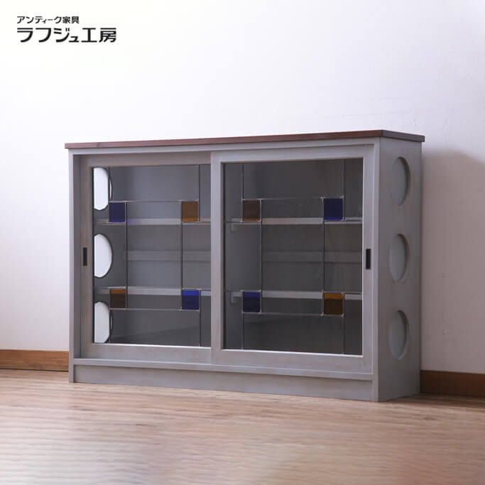 昭和レトロ ステンドグラス風 木製サイドボード 飾り棚 カップボード 古家具 昭和レトロ ステンドグラス風 木製サイドボード 飾り棚 カップ