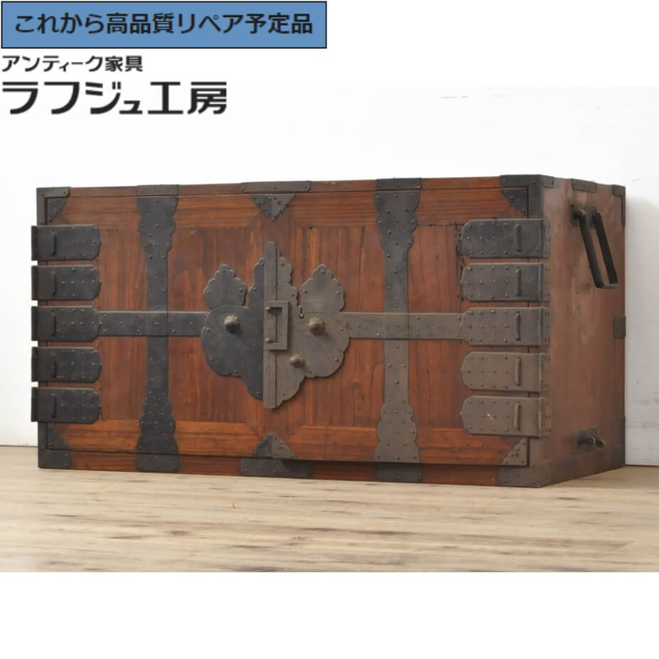 ★事前問合せ至要たる★ 和製アンティーク 総桐現代世界用だんす 上段 特注品 舞台左手からだ付き 桐材 観音用だんす 和用だんす お召しものたんす 桐たんす 用だんす タンス たんす 和風 和今めかしい リビング 納める 和室 臥し所 バス発着場 ラフジュ制作室 貨物輸送無料 r-058753