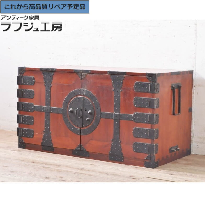 ★事前問合せ至要たる★ 和製アンティーク 観音用だんすローボード 総檜 ヒノキ材 お召しもの用だんす 納める用だんす 抽き出し テレビ受像機台 テレビ受像機ゲーム盤 レトロ 和風 和今めかしい 和製 リビング 納める 和室 臥し所 バス発着場 喫茶店 ラフジュ制作室 貨物輸送無料 r-071309