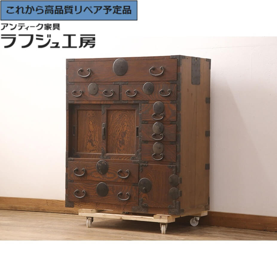 ★事前問合せ至要たる★ 和製アンティーク 見せ掛け帳場洋服箪笥 新潟県産 向こう正面ケヤキ材 ケヤキ材 欅 現代世界洋服箪笥 洋服箪笥 タンス たんす 抽き出し 和風 和今めかしい リビング 納める 和室 寝部屋 バス発着場 ラフジュ仕事場 貨物輸送無料 r-052400