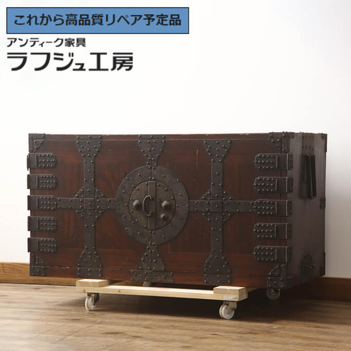 ★事前問合せ至要たる★ 和製アンティーク 明治期 総桐洋服箪笥ローボード 上手物 桐材 御召しもの洋服箪笥 観音洋服箪笥 和タンス 納める洋服箪笥 抽き出し テレビ受像機台 テレビ受像機ゲーム盤 バス発着場機械 和風 和今めかしい レトロ リビング 納める 和室 寝部屋 バス発着場 喫茶店 木製 キリ材 ラフジュ仕事場 貨物輸送無料 r-070363