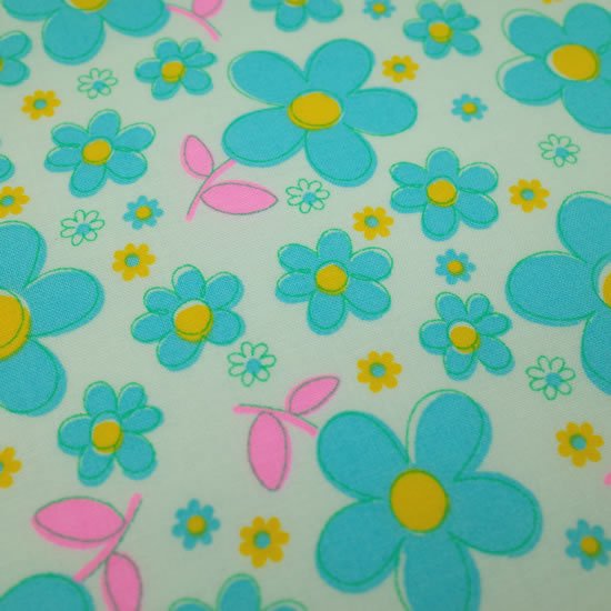 Fleur ブルー 50cmカット済 カラフル かわいい レトロ ハンドメイド パッチワーク 日本製 コットン 生地 蛍光 水色 ゆめかわ青 プリント生地 エコバッグ 国産 フラワー 手芸 最新最全の 蛍光ピンク 花柄 綿100 手作り