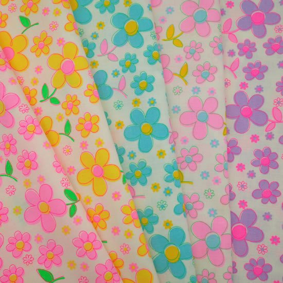 Fleur ベビーピンク 1mカット済 カラフル かわいい レトロ ハンドメイド パッチワーク 日本製 コットン 生地 蛍光 プリント生地 手芸 使い勝手の良い 蛍光ピンク 国産 ライトピンク 手作り 綿100 フラワー ゆめかわ淡いピンク 花柄 エコバッグ