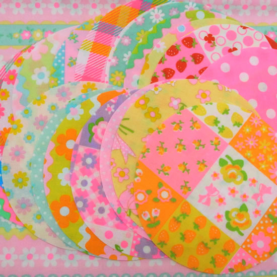 楽天市場 カラフル ハギレ 生地 Yo Yo ヨーヨーキルト ピース 直径10cm 枚 セット 丸い布 カット済み パッチワーク 手芸 ファブリック 布 コットン かわいい 蛍光ピンク 作り方 説明書付き はぎれ Antiquefabricpinks