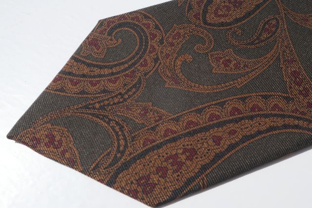 FINOLLO【フィノッロ】MODEL   GNH CRAVATTE / DARK OLIVE地ライトブラウンペイズリー柄タイ大剣幅9.0浪花節的(専用入れもの付）