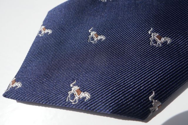 FINOLLO【フィノッロ】MODEL GNR2 CRAVATTE / NAVY地シルバー&times;ブラウン幾馬柄小紋柄タイ大剣幅9.0センチ幅(専用ケース付）｜アントニオ洋服店