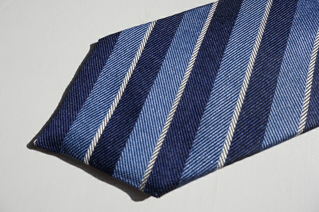 保管品 ANGELO FUSCO 灰 小紋柄 セッテピエゲネクタイ幅8.5センチ 保管品 ANGELO FUSCO 灰 小紋柄 セッテピエゲネクタイ幅8.5センチ