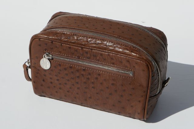 ANTONIO PIO MELE【アントニオピオメーレ】 MODEL MARSIGLIA OSTRICH /COL NICOTINE/DARK BROWNオーストリッチレザー×赤茶なめし革裏打ちDOUBLE ZIPPER車寄せ(大きさ横 23×高さ14.5×幅9.5多情多感)専用入れもの入り口・入口