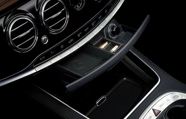 【Mercedes-Benz Accessories】 本革コインケース Sクラス用｜MAP-S