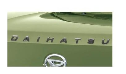 DAIHATSU TAFT　ダイハツ タフト【LA900S LA910S】　フードエンブレム【ダークブラックメッキ調】[08271-K2020]