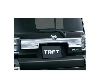 DAIHATSU TAFT　ダイハツ タフト【LA900S LA910S】　バックドアガーニッシュ【メッキ】[08400-K2318]｜MAP-S