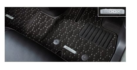 ニッサン ルークス【B44A B47A B48A】　フロアカーペット(エクセレント)(ウォークスルー有/寒冷地仕様車)【ブラック】