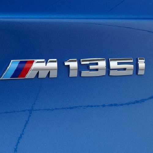 BMW純正 "M135i" エンブレム(F20)|APdirect