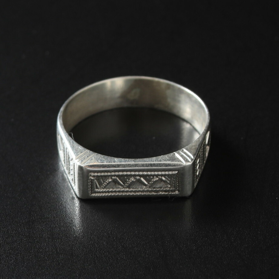 TOUAREG SILVER JEWELRY トゥアレグ しろがね色 宝飾品 レクタングル5 しろがね色輪っか  しろがね色 17号