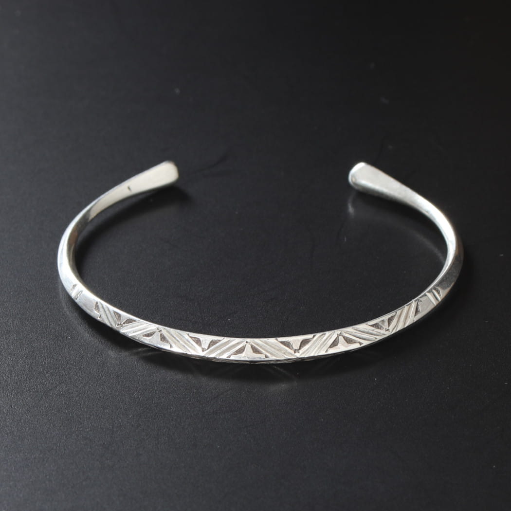 TOUAREG SILVER JEWELRY トゥアレグ シルバー ジュエリー POURE SILVER BANGLE シルバーバングル 2 シルバー｜a people to collect