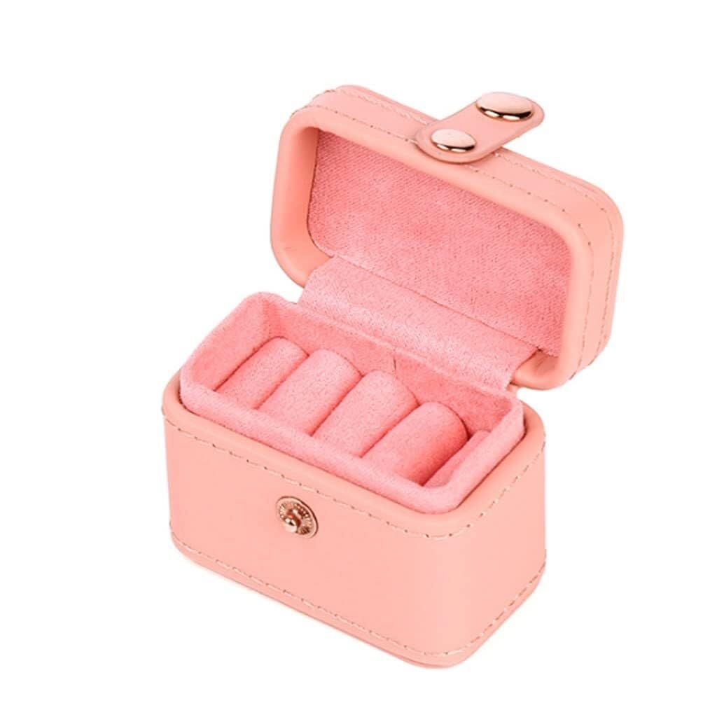 宝飾品ボックス席 持ちはこぶ用 ミニ 輪っか入れもの 持ちはこぶ 指環 ピアス 納める入れもの 小型 佩び物入れもの 本革風 フェイクレザー 周遊 宝飾品車寄せ パウダーコンパクト 輪っか保持者 小入れもの 珠玉箱 愛くるしげ 今めかしい 旅する プレゼ