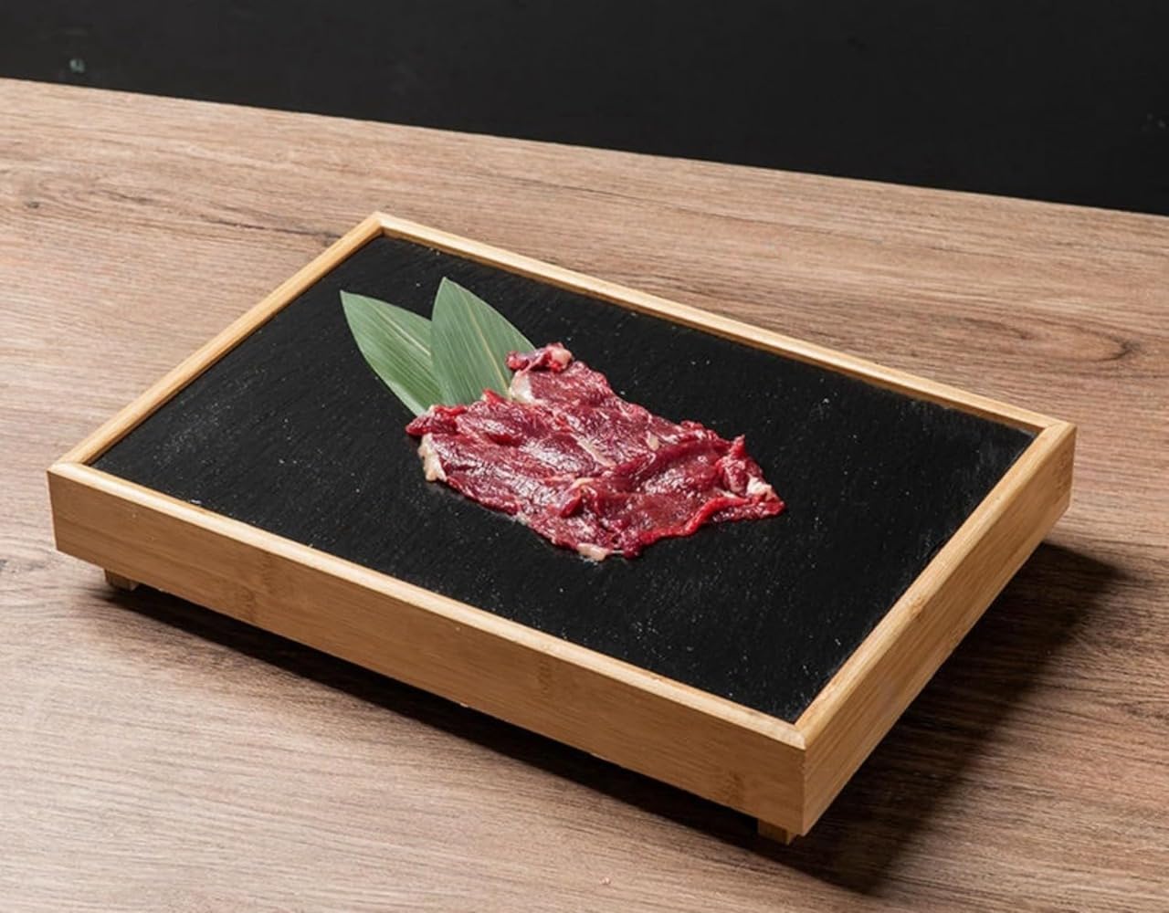 スレートトレイ 天然石寿司皿 竹台付き 和食器 盛り付けプレート 料理演出用 食品ディスプレイ 居酒屋 レストラン ホテル 業務用 バーベキュー対応 デザイン食器 自宅用来客用（具体的な製品寸法については寸法図をご参照ください） (32*22*6)｜アピネス