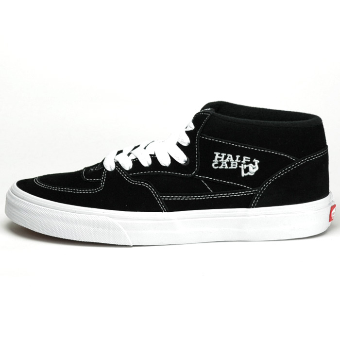 宅送 楽天市場 バンズ Vans ハーフキャブ ブラック ホワイト スニーカー スウェード スケートシューズ ミッドカット 定番 黒白 メンズ レディース ウィメンズ 靴 くつ クツ Half Cab Black Suede アポロプラス 国内最安値 Precisionnm Com