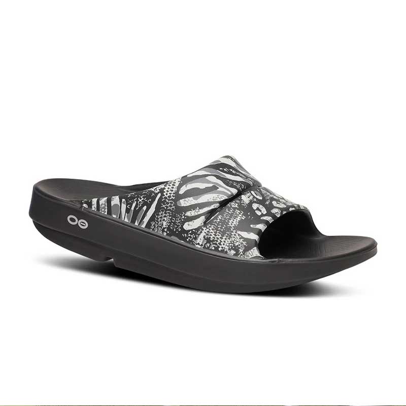 【最短即日送りとどける】ウーフォス OOFOS OOahh Limited-blackcombocamo リカバリーサンダル 置き目品 slide 710ofs(ooahhltd-blackcombocamo)