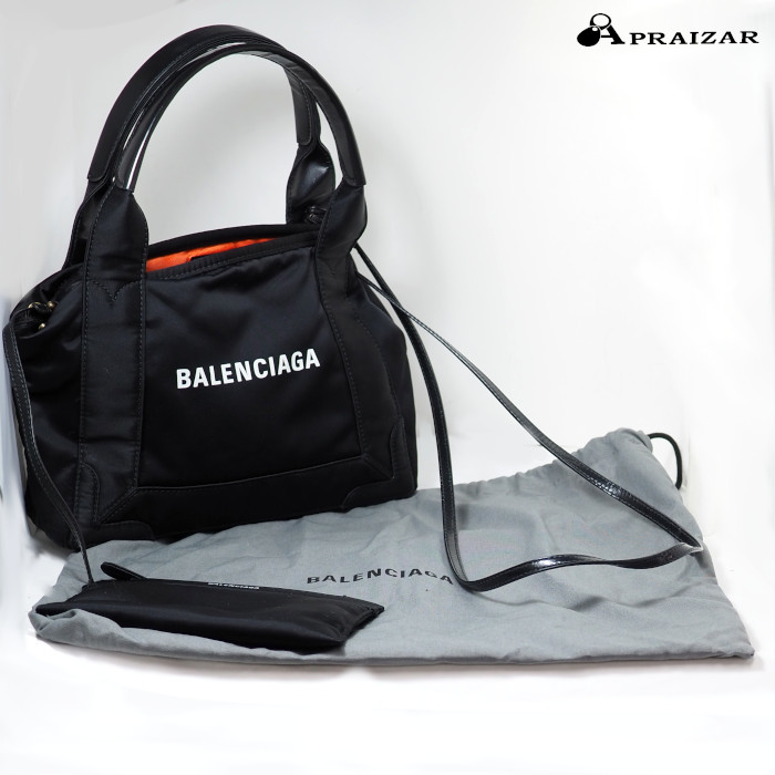 7月まで出品　美品BALENCIAGA le cagole シリンダーバック 7月まで出品 美品BALENCIAGA le cagole シリンダーバック - メルカリ