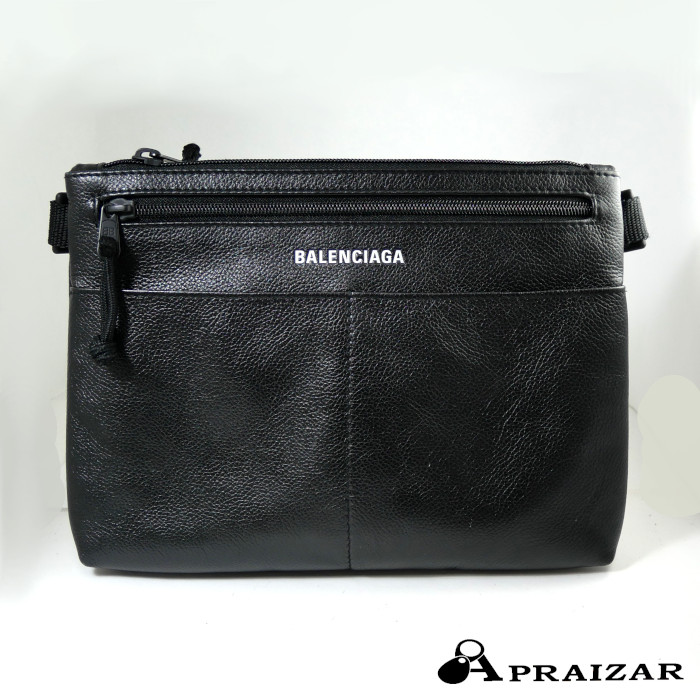 BALENCIAGA バレンシアガ EXPLORER エクスプローラー レザー サコッシュ ボディ ショルダーバッグ ブラック 斜めがけ ユニセックス [中古]｜APRAIZAR
