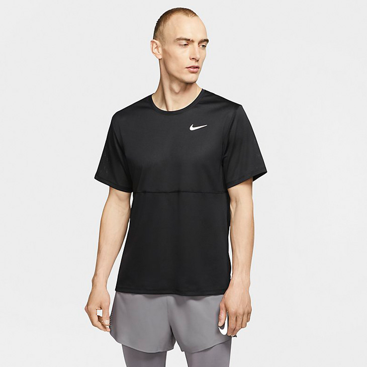 楽天市場 メンズ Tシャツ 半袖 ナイキ Nike ブリーズラン S S プラクティスシャツ ランニングウェア 黒 ブラック スポーツウェア マラソン ジョギング 男性 トップス Cj5333 010 Apworld