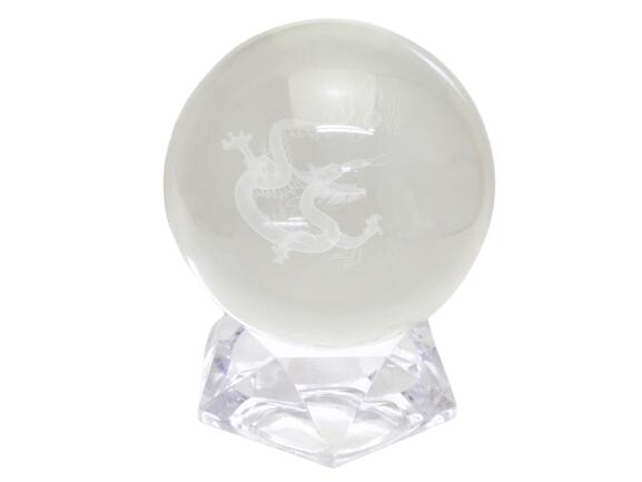 【彫刻置物】丸玉 人工水晶 龍（レーザー彫刻） 約80mm 送料無料 スフィア 風水 パワーストーン プチギフト 転勤 退職 お礼 母の日 敬老の日 ギフト / インペリアルオーラ おしゃれ かわいい オシャレ 可愛い プレゼント ギフト 贈り物｜天然石 インペリアルオーラ