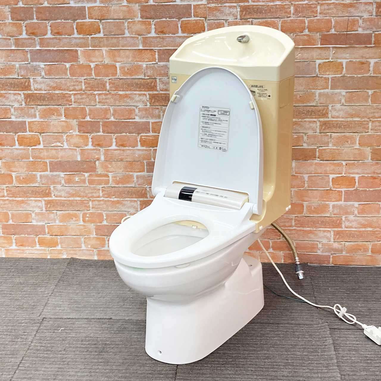 トートー TOTO ウォシュレット WASHLET 温水洗浄便座 リモコン付 楽天市場】【新古品】 【展示品】 TOTO (トートー) ウォシュレット