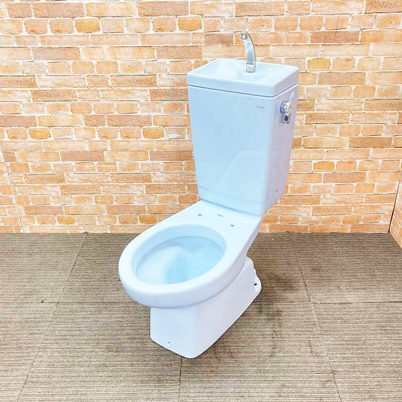 【中古品】【美品】 TOTO トイレ 洋式便器 (床下排水) 「C770B」 排水芯200mm とタンク「S770B」のセット #SM2(パステルブルー)  ☆64C
