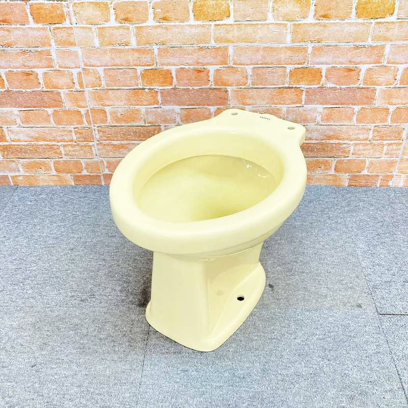【中古品】【美品】 TOTO 幼児用便器室内用便器(床下水抜き) 端っこ幼児用便器 洋式室内用便器 室内用便器のみ #黄色 15E