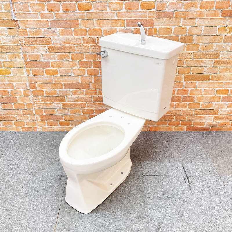 【中古品】【美品】 TOTO 室内用便器 洋式室内用便器 (床下水抜き) 「C720R」 水抜き芯380粍 と貯蔵タンク「S721B」の書き割り #象牙色 25E