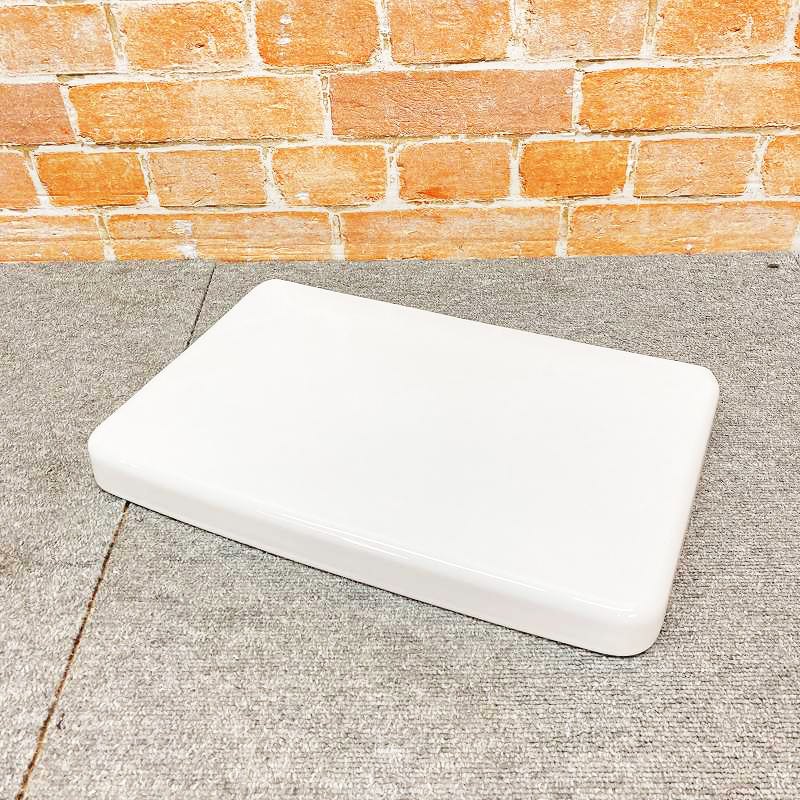 【中古品】【美品】 TOTO 洋式 幼児用便器 室内用便器 「730B・730」 貯蔵タンク用の蓋(ふた) #白いこと 25F